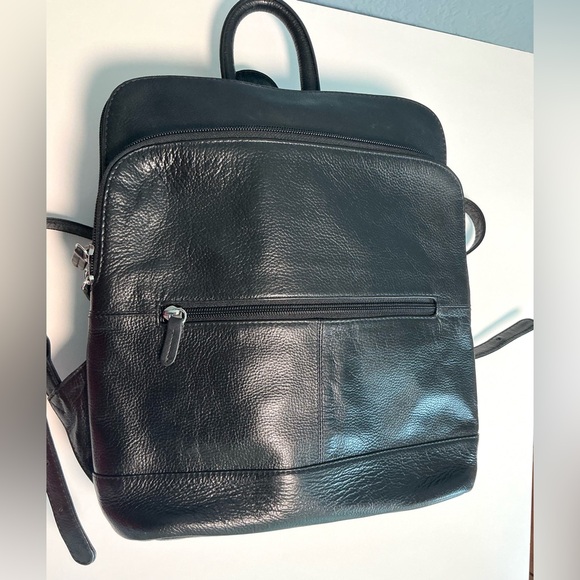 Black Leather Backpack w/Adjustable Straps. Silver Hardware. ILI New York main image 12